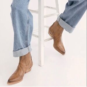 Free People New Frontier Chelsea Boots 8.5